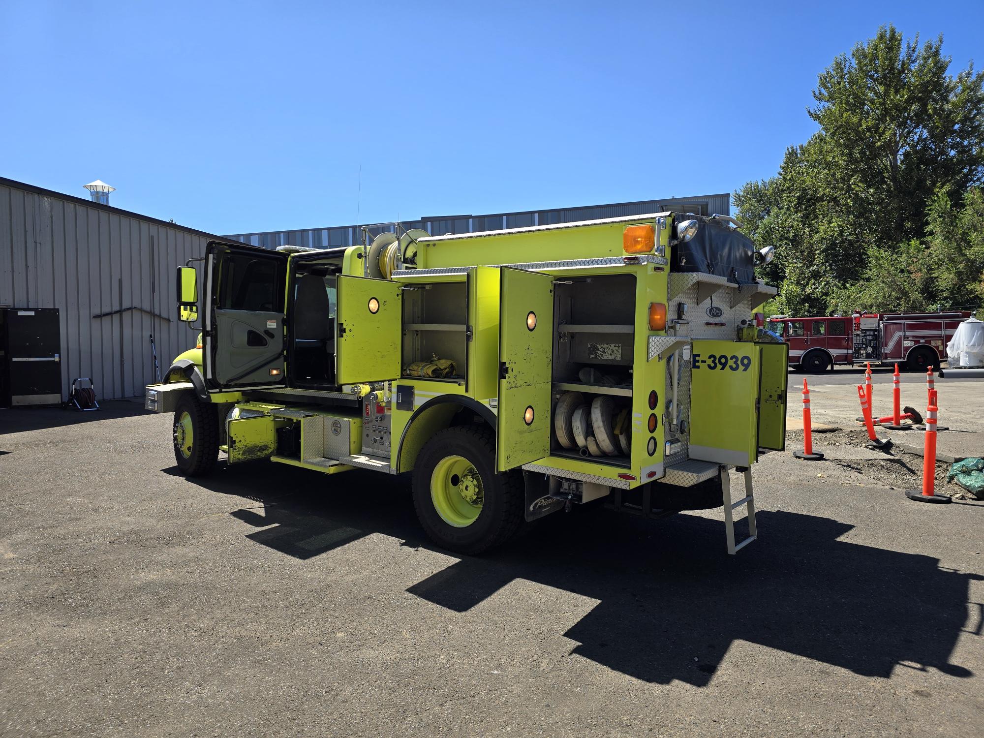 2007 International 7400 - Image 2